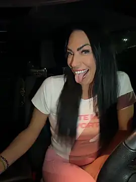 Snapshot of annablisss chatting on June 1, 3:30 am annablisss online show from June 1, 3:30 am