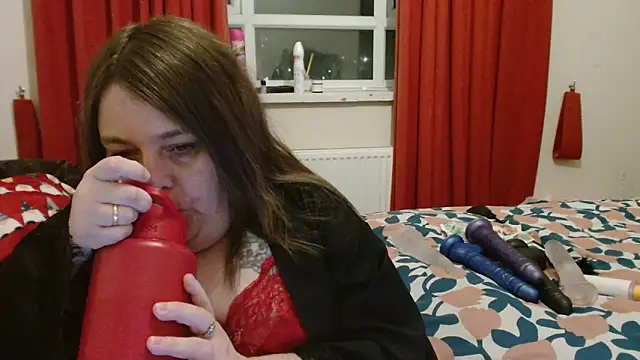 HouseWifeWhore Milf online show from September 10, 7:14 pm