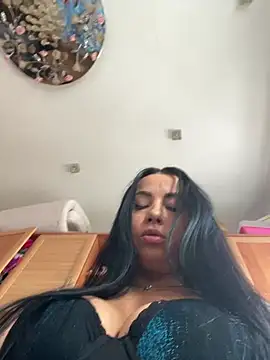 CrazzyChicks online show from April 20, 8:17 am