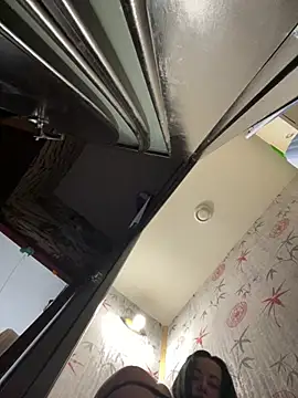 CrazzyChicks online show from April 23, 7:41 am