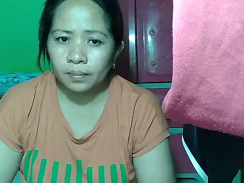 Snapshot of sweetlady_pinay chatting on September 23, 12:57 am sweetlady pinay online show from September 23, 12:57 am
