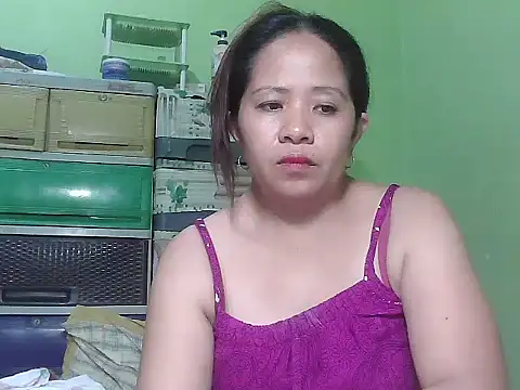 Snapshot of sweetlady_pinay chatting on April 24, 10:01 pm sweetlady pinay online show from April 24, 10:01 pm