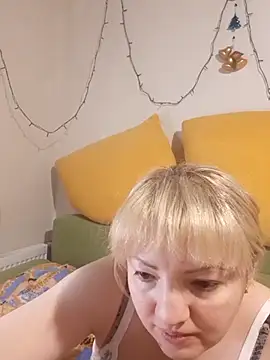 stefanyharper16 online show from January 8, 11:40 pm