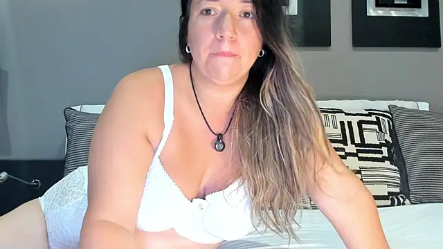 Snapshot of isabella_rossse chatting on July 9, 4:05 am isabella rossse online show from July 9, 4:05 am