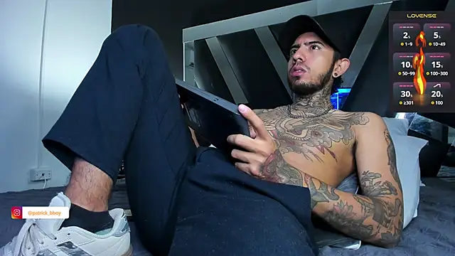 Snapshot of Evans_Osler chatting on November 16, 12:49 am Evans Osler online show from November 16, 12:49 am