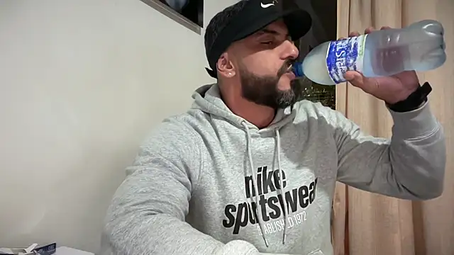 romeolovedark online show from February 15, 4:31 am