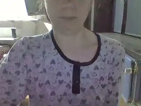 Snapshot of Moi_Lina chatting on December 12, 12:16 am Moi Lina online show from December 12, 12:16 am