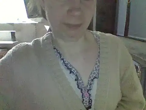 Snapshot of Moi_Lina chatting on January 19, 11:00 pm Moi Lina online show from January 19, 11:00 pm