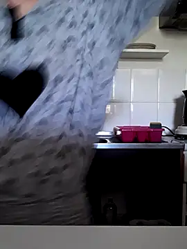 Snapshot of Moi_Lina chatting on October 4, 11:30 am Moi Lina online show from October 4, 11:30 am