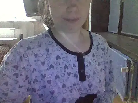 Snapshot of Moi_Lina chatting on December 3, 11:58 pm Moi Lina online show from December 3, 11:58 pm
