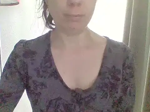 Snapshot of Moi_Lina chatting on June 15, 6:54 pm Moi Lina online show from June 15, 6:54 pm