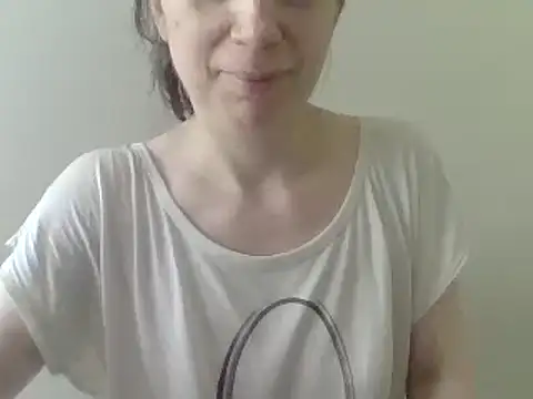 Snapshot of Moi_Lina chatting on June 27, 2:12 pm Moi Lina online show from June 27, 2:12 pm