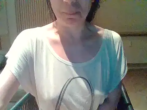 Snapshot of Moi_Lina chatting on July 20, 8:55 pm Moi Lina online show from July 20, 8:55 pm