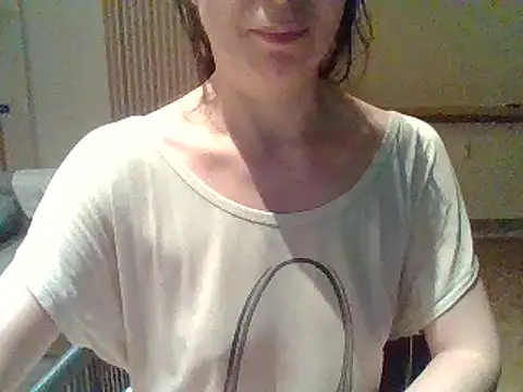 Snapshot of Moi_Lina chatting on July 24, 9:02 pm Moi Lina online show from July 24, 9:02 pm