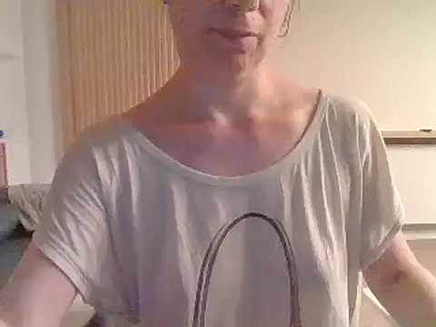 Snapshot of Moi_Lina chatting on July 26, 11:11 pm Moi Lina online show from July 26, 11:11 pm