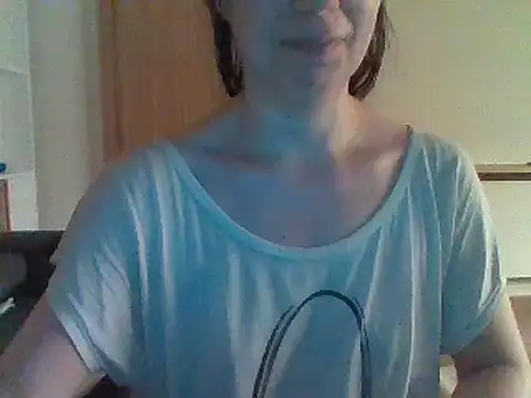Snapshot of Moi_Lina chatting on August 1, 10:41 pm Moi Lina online show from August 1, 10:41 pm