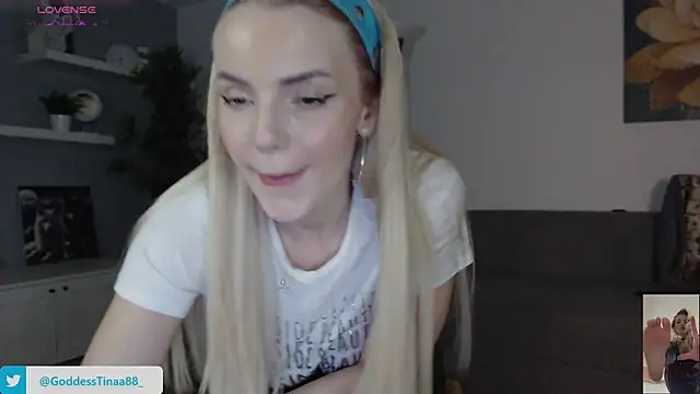 Snapshot of Goddess_Tina chatting on March 9, 4:44 pm Goddess Tina online show from March 9, 4:44 pm