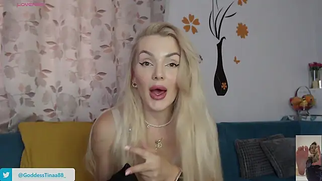 Snapshot of Goddess_Tina chatting on September 20, 2:51 pm Goddess Tina online show from September 20, 2:51 pm
