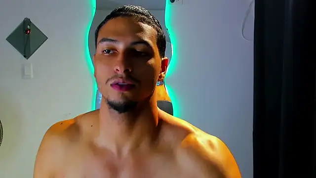 Snapshot of Kris_Khalifa69 chatting on September 18, 5:15 pm Kris Khalifa69 online show from September 18, 5:15 pm