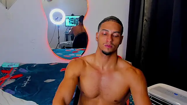 Snapshot of Kris_Khalifa69 chatting on September 28, 1:00 am Kris Khalifa69 online show from September 28, 1:00 am