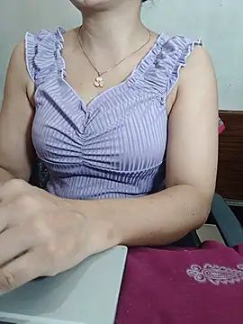 Snapshot of Chanchal--Navya chatting on July 5, 6:04 pm Chanchal--Navya online show from July 5, 6:04 pm