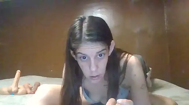Snapshot of Heavenskyyee chatting on February 16, 2:09 am Heavenskyyee online show from February 16, 2:09 am