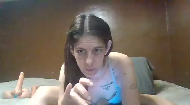 Snapshot of Heavenskyyee chatting on February 24, 3:12 am Heavenskyyee online show from February 24, 3:12 am