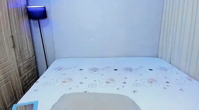 shantal r0mance online show from February 15, 6:23 am