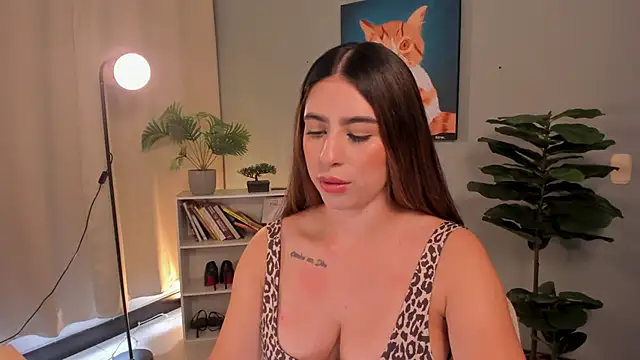 Snapshot of LiaPearce chatting on June 3, 3:17 pm LiaPearce online show from June 3, 3:17 pm