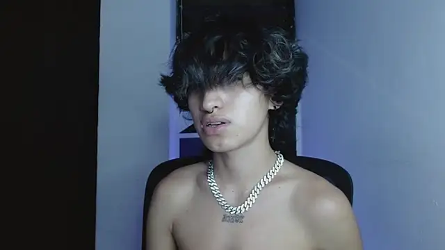 littlextreme online show from April 9, 3:17 am