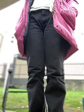 Snapshot of DaisyVibesss chatting on December 15, 12:06 pm DaisyVibesss online show from December 15, 12:06 pm