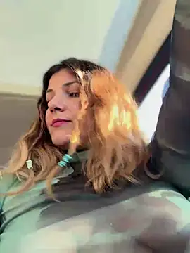 Snapshot of DaisyVibesss chatting on March 6, 8:52 am DaisyVibesss online show from March 6, 8:52 am