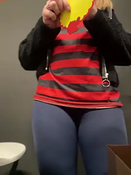 Snapshot of DaisyVibesss chatting on March 15, 1:51 pm DaisyVibesss online show from March 15, 1:51 pm