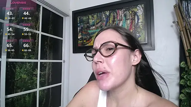 Snapshot of brianna_196 chatting on May 14, 7:09 pm brianna 196 online show from May 14, 7:09 pm