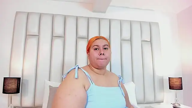 aandreaperez online show from February 27, 11:31 am