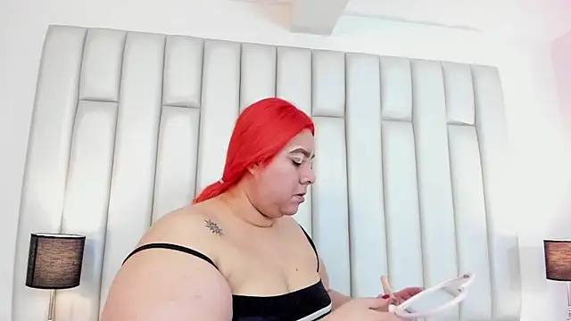 aandreaperez online show from March 14, 11:56 am