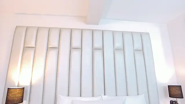 aandreaperez online show from November 27, 11:45 am