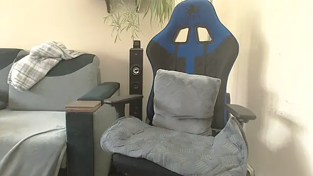 Snapshot of Diablica41 chatting on May 16, 10:36 am Diablica41 online show from May 16, 10:36 am