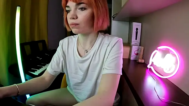 Snapshot of olivka-flower chatting on May 9, 8:36 pm olivka-flower online show from May 9, 8:36 pm