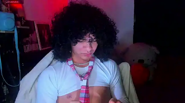 Snapshot of sweetvond_ chatting on March 2, 4:50 am sweetvond online show from March 2, 4:50 am