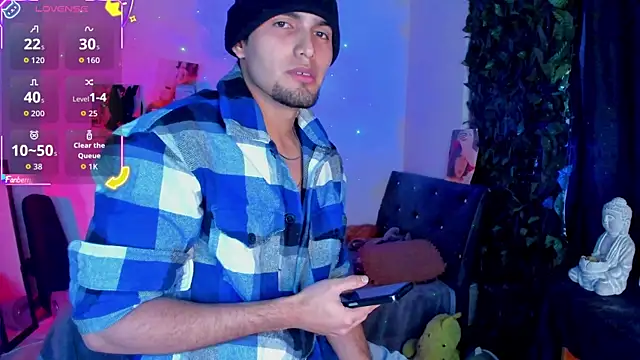 Snapshot of sweetvond_ chatting on October 17, 10:23 pm sweetvond online show from October 17, 10:23 pm