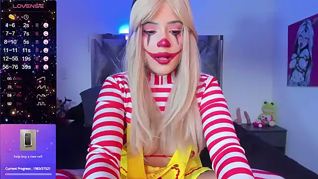 Snapshot of cutesarah_ chatting on December 1, 9:04 pm cutesarah online show from December 1, 9:04 pm