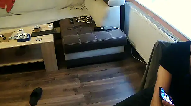 Snapshot of Dzutt chatting on January 9, 8:03 am Dzutt online show from January 9, 8:03 am