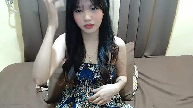 Snapshot of x_brittany_x chatting on June 19, 8:34 pm x brittany x online show from June 19, 8:34 pm