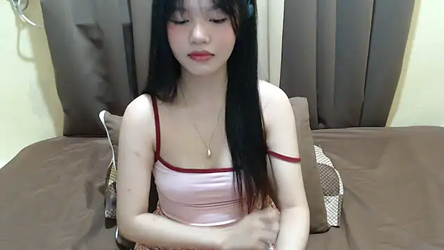 Snapshot of x_brittany_x chatting on July 19, 6:44 pm x brittany x online show from July 19, 6:44 pm