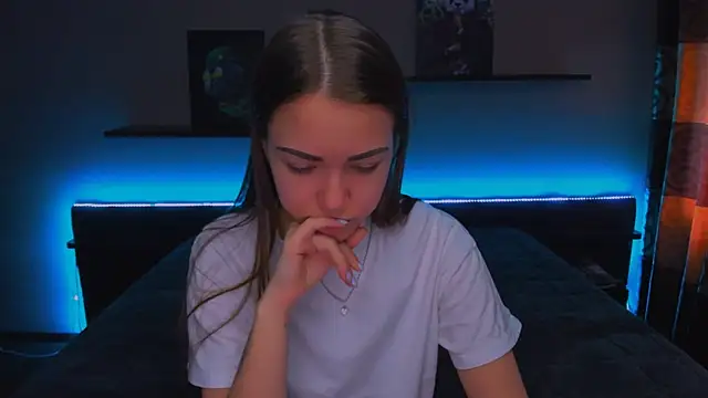 AlexaBarkley online show from March 19, 3:09 am