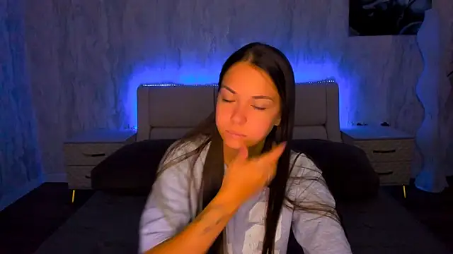 Snapshot of AlexaBarkley chatting on July 21, 12:24 am AlexaBarkley online show from July 21, 12:24 am