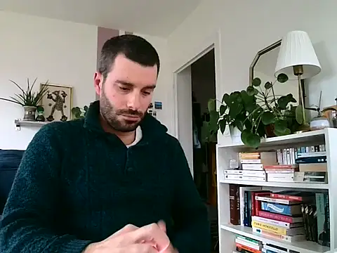 Snapshot of Simon-tem chatting on January 8, 1:46 pm Simon-tem online show from January 8, 1:46 pm