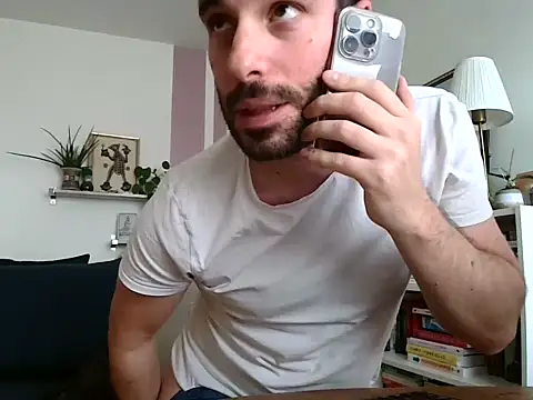 Snapshot of Simon-tem chatting on January 13, 1:49 pm Simon-tem online show from January 13, 1:49 pm