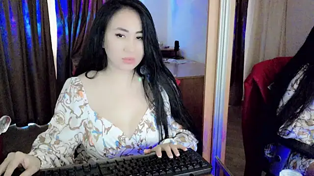 Snapshot of AsianQueens chatting on February 28, 2:31 pm AsianQueens online show from February 28, 2:31 pm